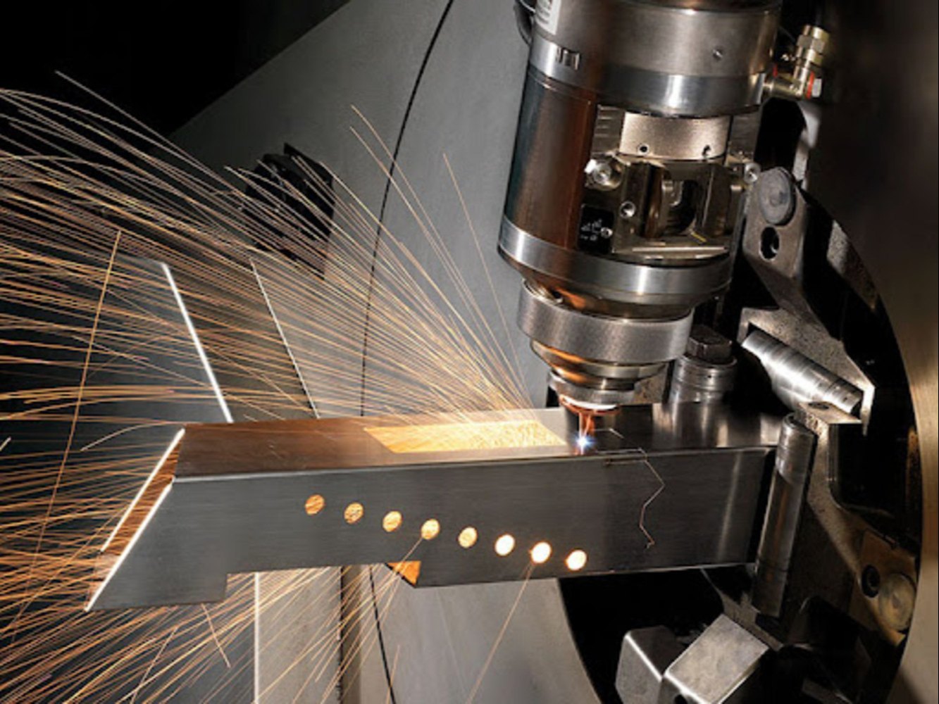Laser cutting of aluminum square tube and profiles in our factory in Vietnam